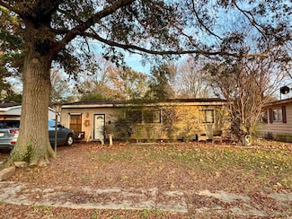 1105 S Prairie St, Stuttgart, AR 72160