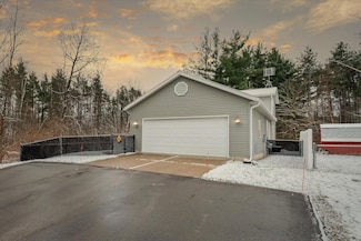 96 South St, Cedar Springs, MI 49319