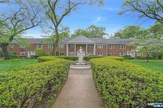 151 E Palisade Ave Unit C8, Englewood, NJ 07631