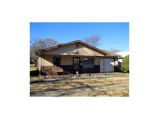 316 N Jefferson Ave, Iola, KS 66749