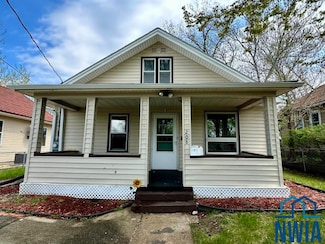 208 S Leonard St, Sioux City, IA 51103