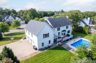 932 Chelsea Ct, Holland, MI 49423