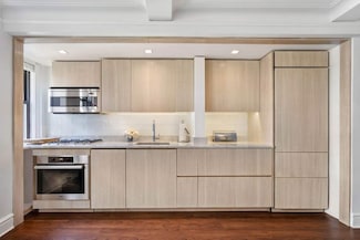 333 E 53rd St Unit 5B, New York, NY 10022