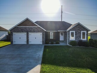 923 Riverview Rd, Marshfield, MO 65706