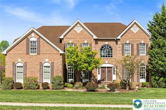 1865 Viola Ln, Hellertown, PA 18055