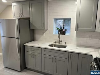 189 Washington Ave Unit 2nd fl, Little Ferry, NJ 07643