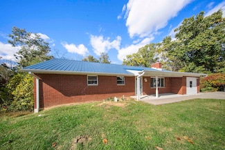 1239 Crestview Dr, Russell, KY 41169