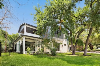2504 Bluffview Dr, Austin, TX 78704