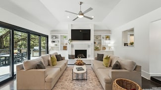 526 Oakwood Blvd, New Braunfels, TX 78130