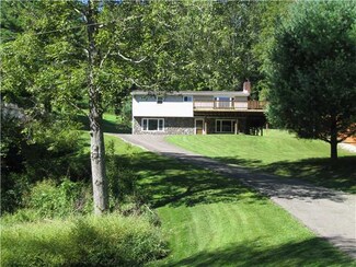 12525 E Buck Run Rd, Rockbridge, OH 43149