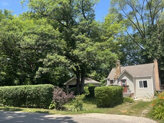 306 Hillside Dr, Island Lake, IL 60042
