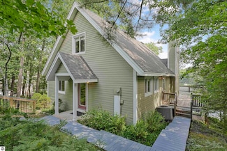 254 Island View Dr, Traverse City, MI 49696