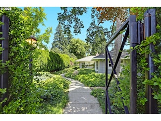 3840 SW 75th Ave, Portland, OR 97225