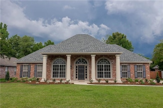 319 Red Maple Dr, Mandeville, LA 70448