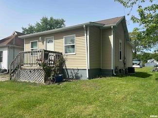 725 S Wyandotte St, Taylorville, IL 62568
