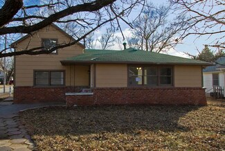 619 E 1st St, Newton, KS 67114