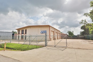 7302 Domino Ln, Houston, TX 77076
