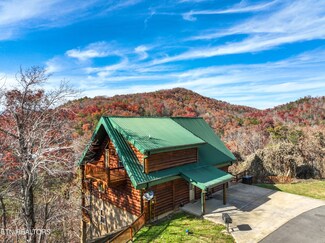 4430 New Pioneer Trail, Pigeon Forge, TN 37863