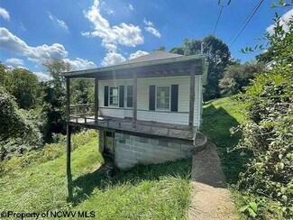 209 Lang Ave, Clarksburg, WV 26301