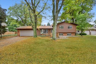 5313 Valley Dr, Mc Farland, WI 53558
