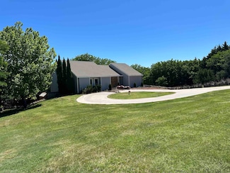 74 Country Oaks St, Woodward, OK 73801