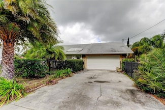 1612 Sunset Dr, Tarpon Springs, FL 34689