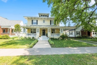 318 E Cypress St, Charleston, MO 63834