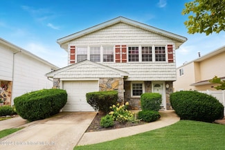 59 Commerce St, Staten Island, NY 10314