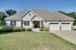 5 Aspen Dr, Pelham, NH 03076