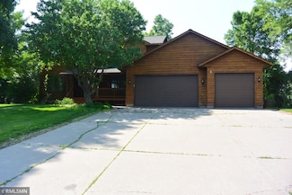 1706 Fairway Dr, Glencoe, MN 55336