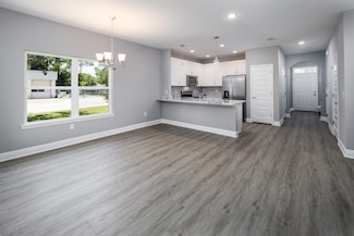 1009 Skylark Rd, Mary Esther, FL 32569