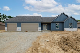 980 Hawthorn Ln, Columbia City, IN 46725