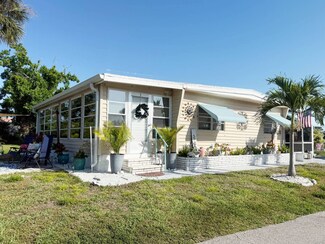 304 8th St, Nokomis, FL 34275
