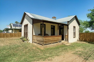 109 N Live Oak St, Mason, TX 76856