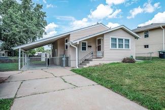 8342 Parker Ct, Omaha, NE 68114