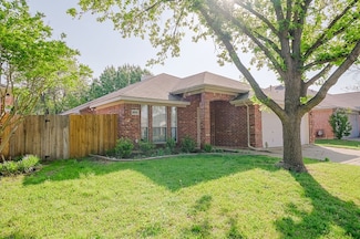 6836 Beverly Glen Dr, Fort Worth, TX 76132