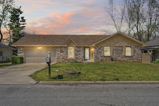 3449 S Newton Ave, Springfield, MO 65807