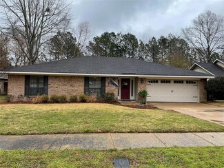 9407 E Heatherstone Dr, Shreveport, LA 71129