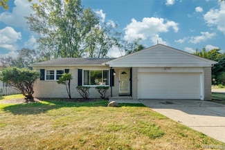 37361 Bristol St, Livonia, MI 48154