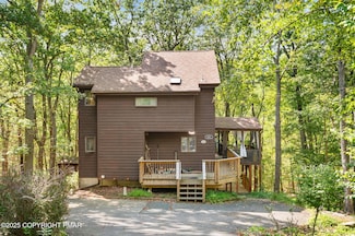 1021 Hampstead Rd, Bushkill, PA 18324