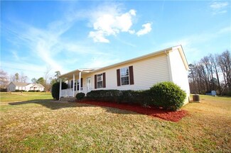 500 Cub Creek Ln, Charlotte, NC 28216