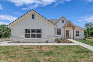 10800 Granada Dr, Waco, TX 76708