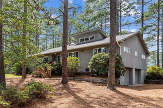 153 Lakeview Dr, Southern Pines, NC 28387