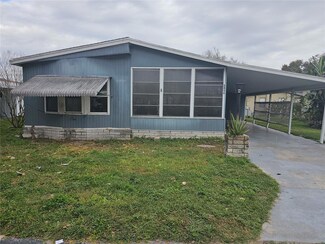 5316 Ixora St, Zephyrhills, FL 33541
