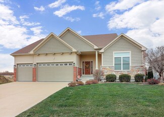 441 Deerfield Dr, Oswego, IL 60543