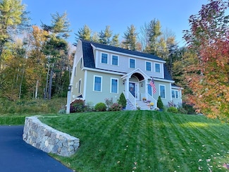 12 Locke Hill Ln, Amesbury, MA 01913