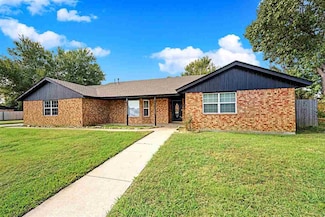 7202 NW Willow Creek Dr, Lawton, OK 73505