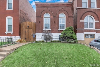 3436 Chippewa St, Saint Louis, MO 63118