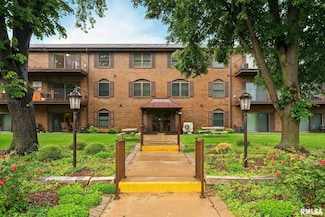 1360 Kimberly Ridge Rd Unit 306, Bettendorf, IA 52722