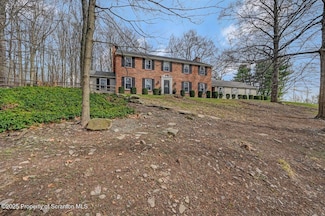 110 Wyndwood Rd, Dalton, PA 18414